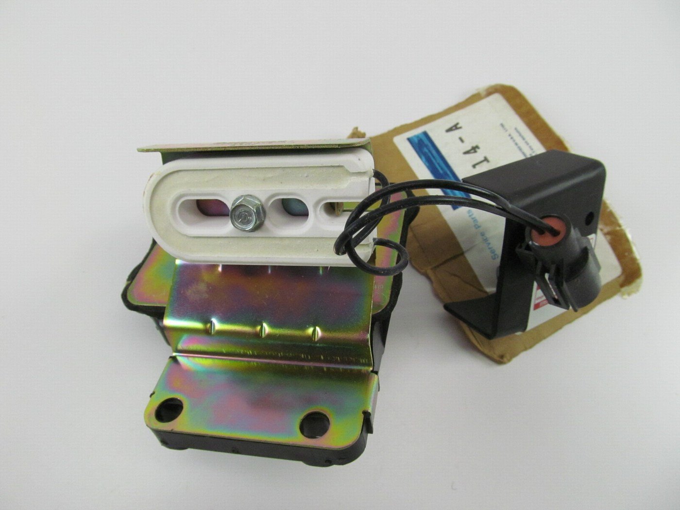 NEW GENUINE OEM Ford E6DZ-18D414-A Heated Windshield Glass Relay 86-88 Taurus