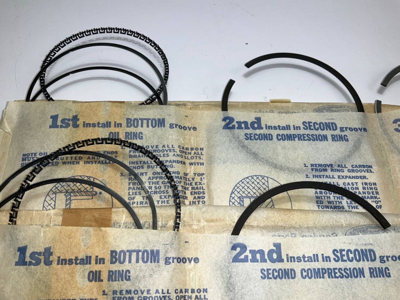 DOES (2) PISTONS - OEM Ford E6DZ-6148-A Piston Rings - Standard - 3.0L VULCAN V6