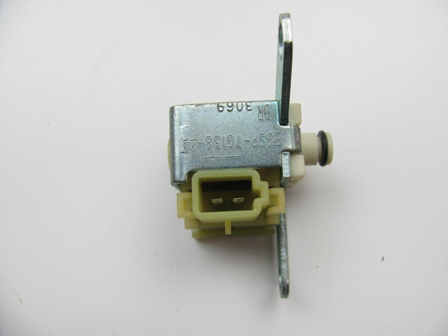 NEW GENUINE OEM Ford E6DZ-7G136-A AXOD Auto Trans Lock-up Control Solenoid