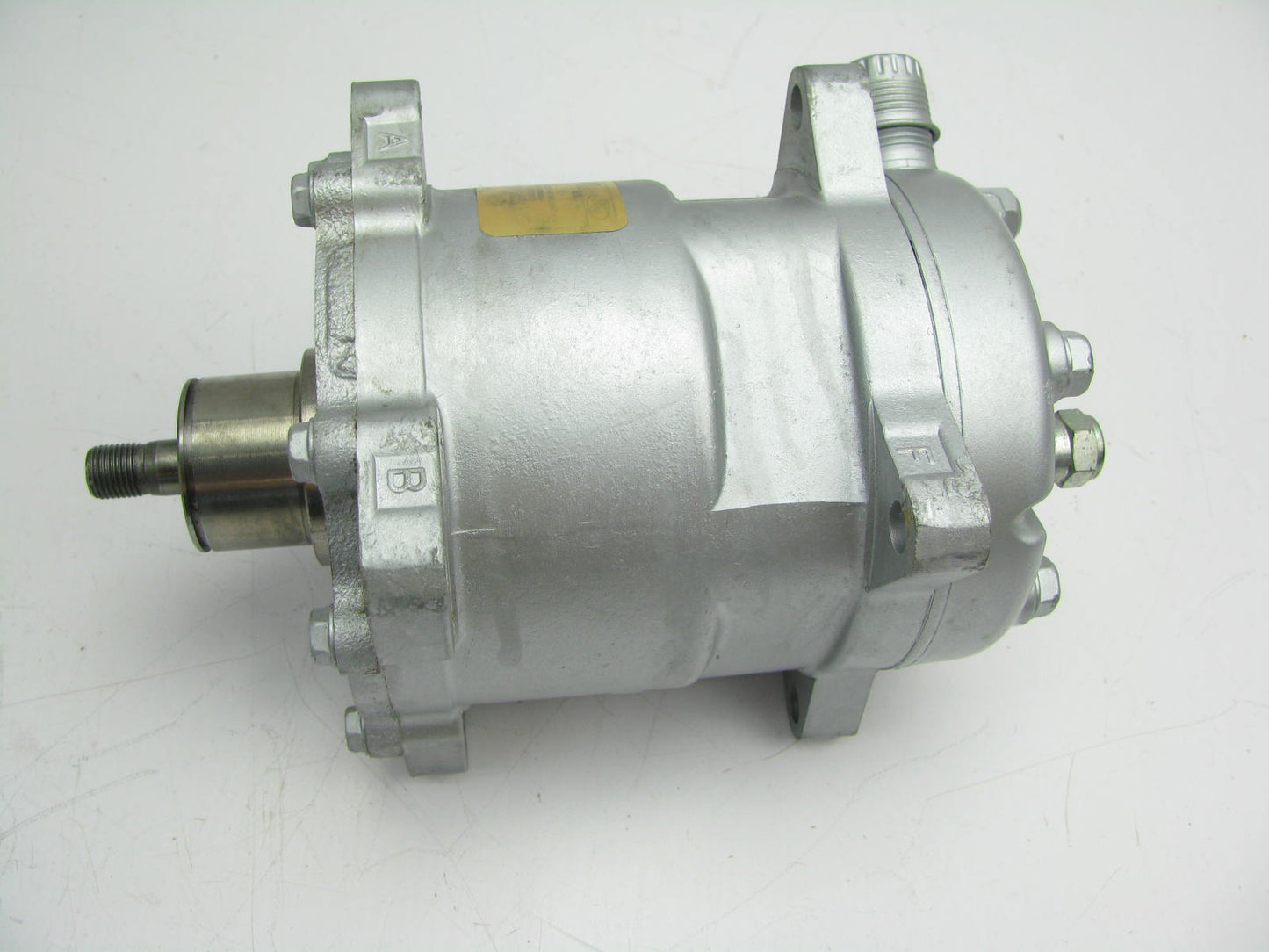 REMAN. Ford E6FZ-19703-BX A/C Compressor