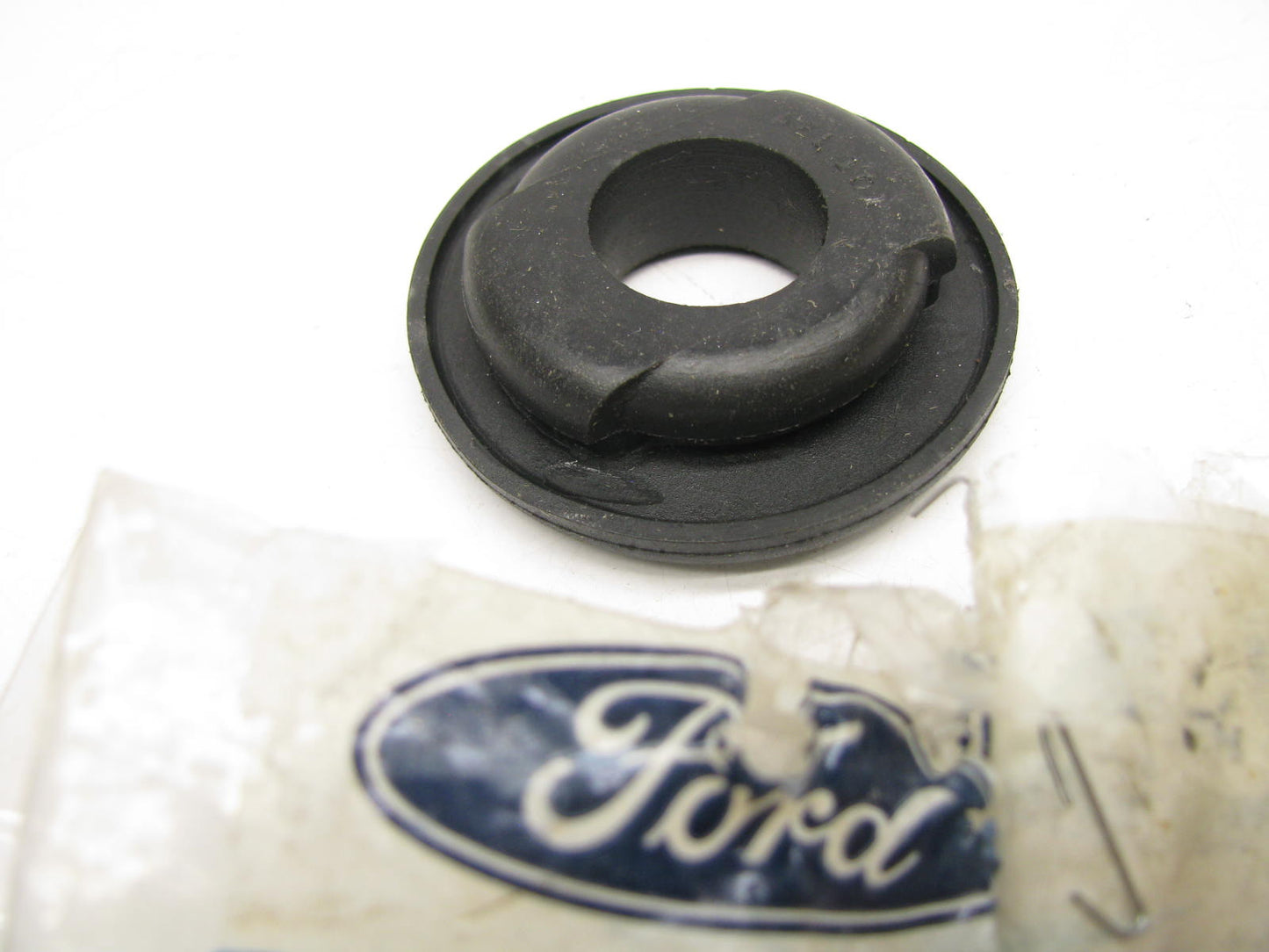 NEW GENUINE OEM Ford E6SZ-6A892-A PCV Valve Grommet 1983-1986 3.8L-V6