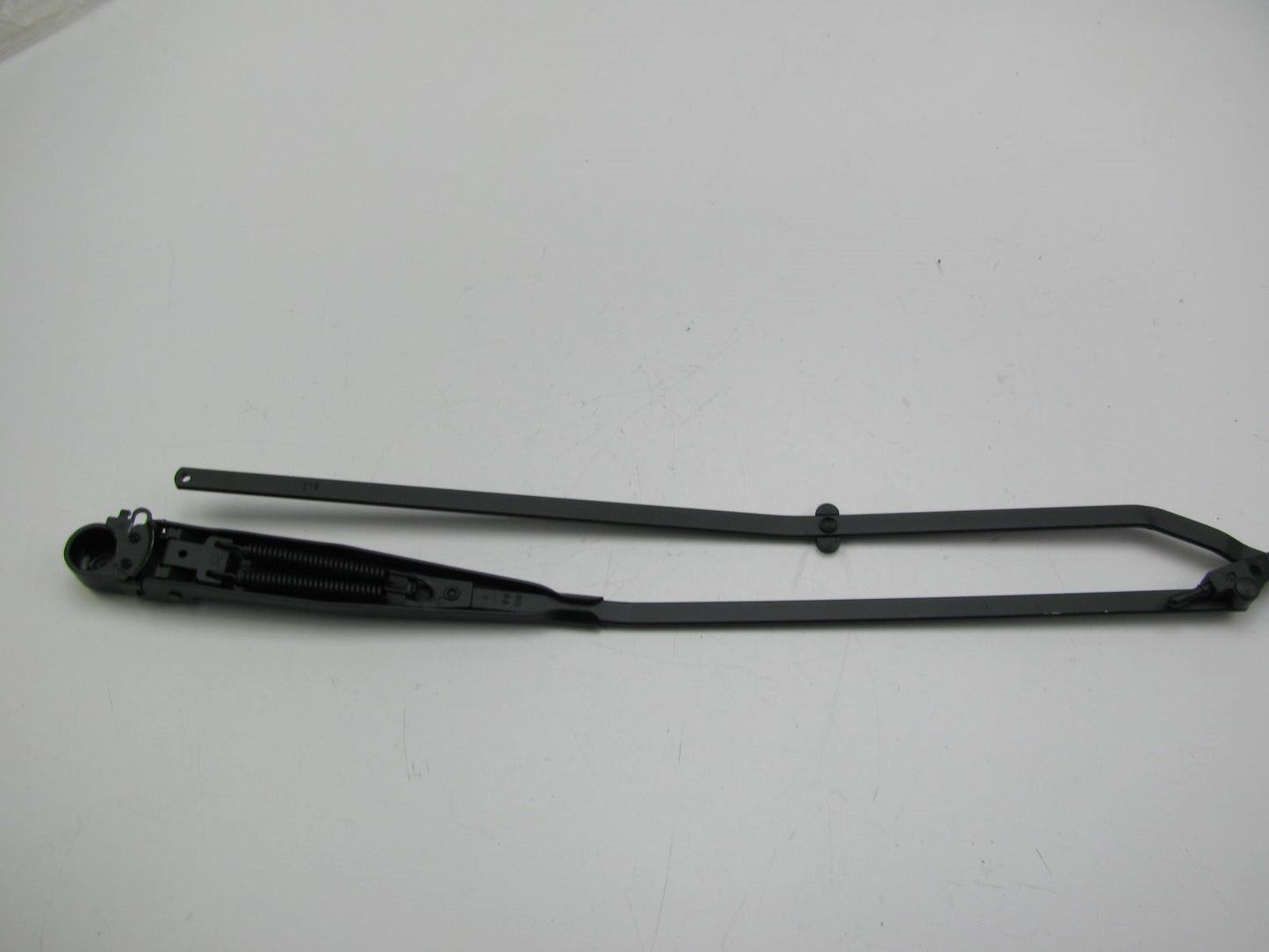OEM Ford E6SZ-17527-A Wiper Arm - Left Drivers Side - For 1984-1988 Thunderbird