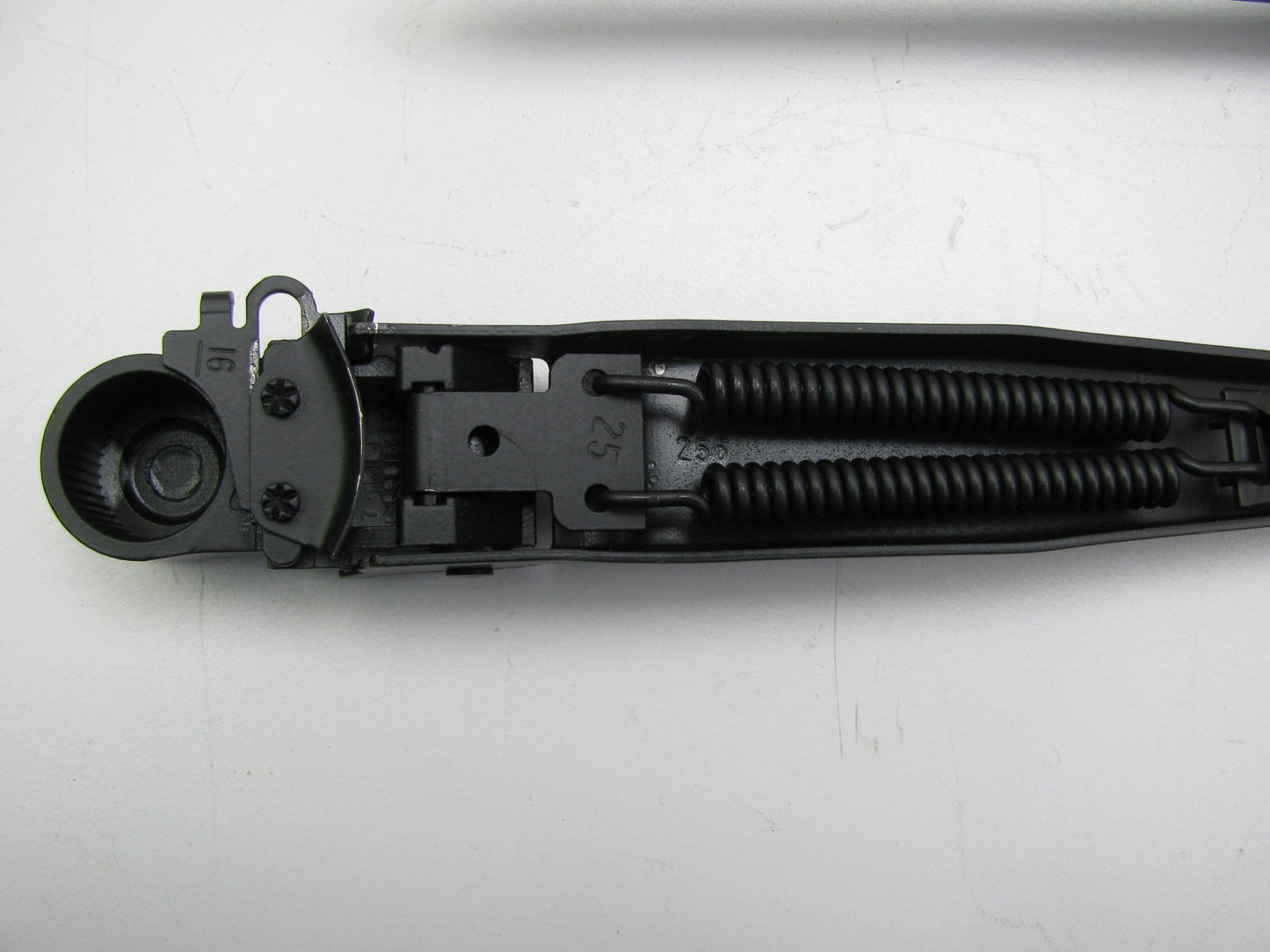 OEM Ford E6SZ-17527-A Wiper Arm - Left Drivers Side - For 1984-1988 Thunderbird