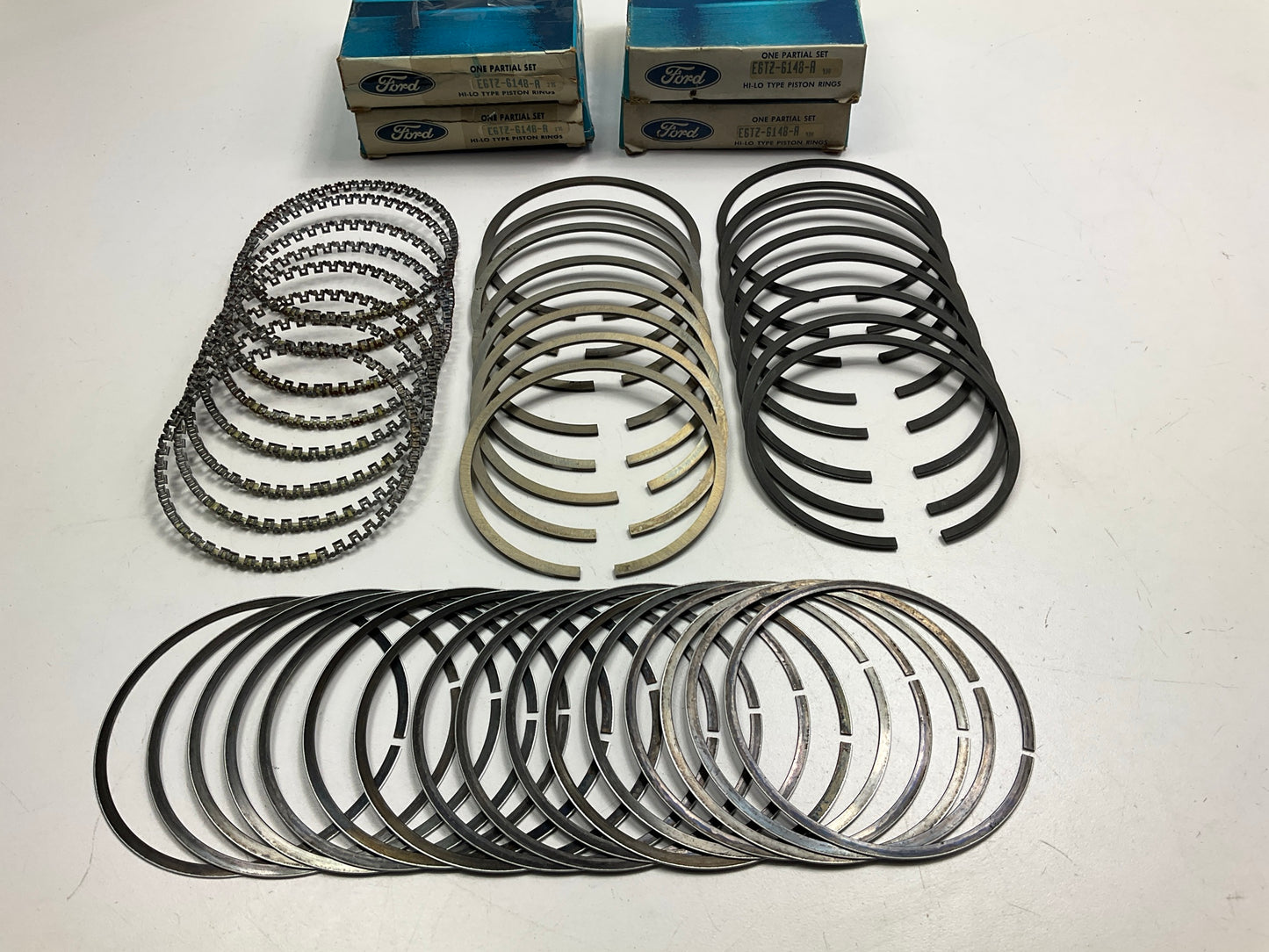 NEW - OEM Ford E6TZ-6148-A Engine Piston Ring Set For 1986 Truck 302-V8