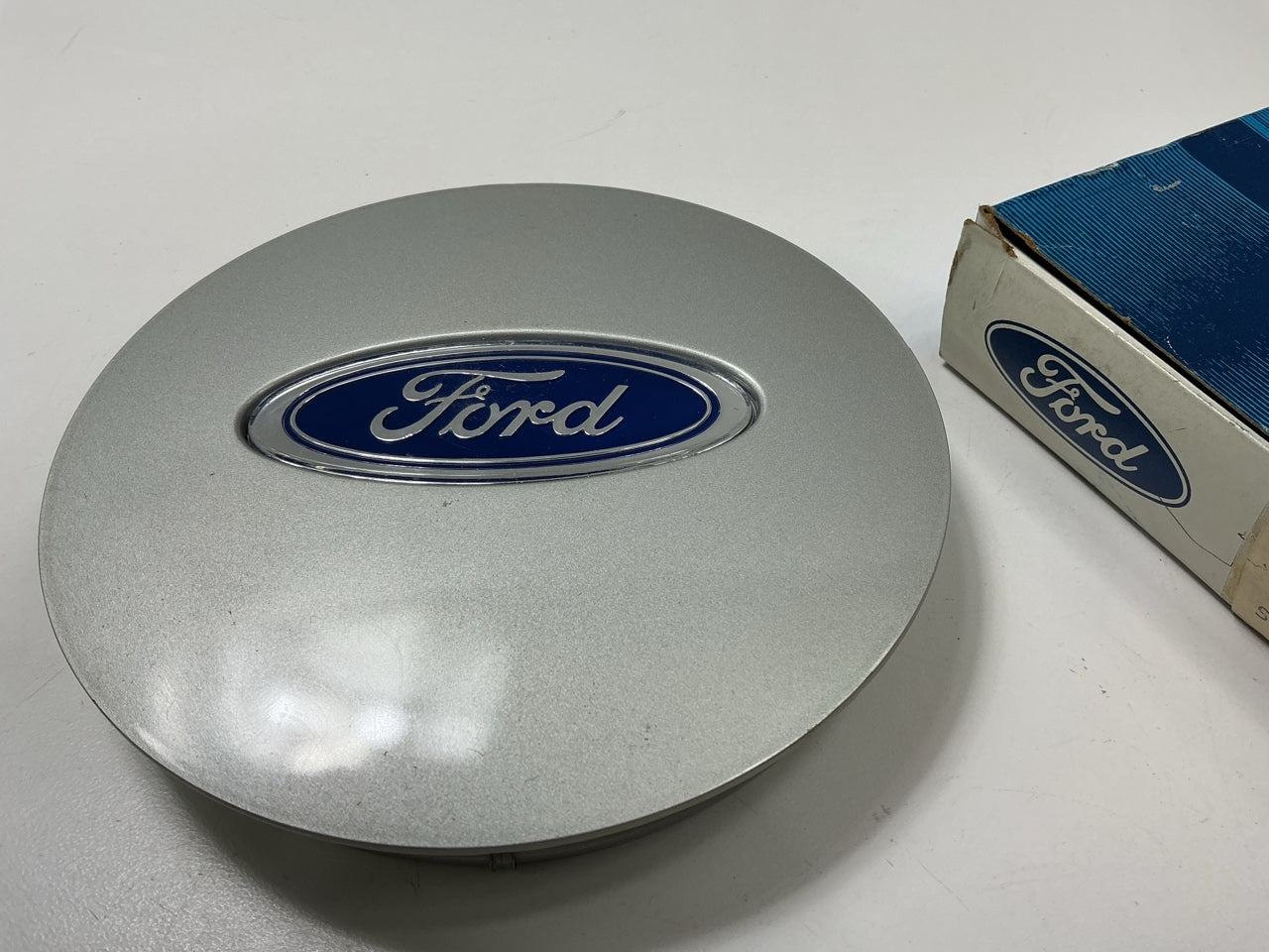 NEW - OEM Ford E7DZ-1130-A Wheel Center Cap For 1987-1991 Taurus