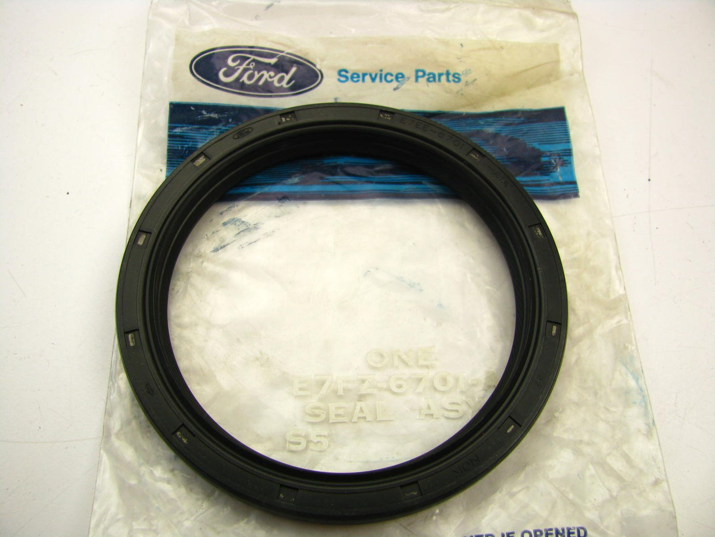 NEW - OEM Ford E7FZ-6701-A Rear Crankshaft Main Seal