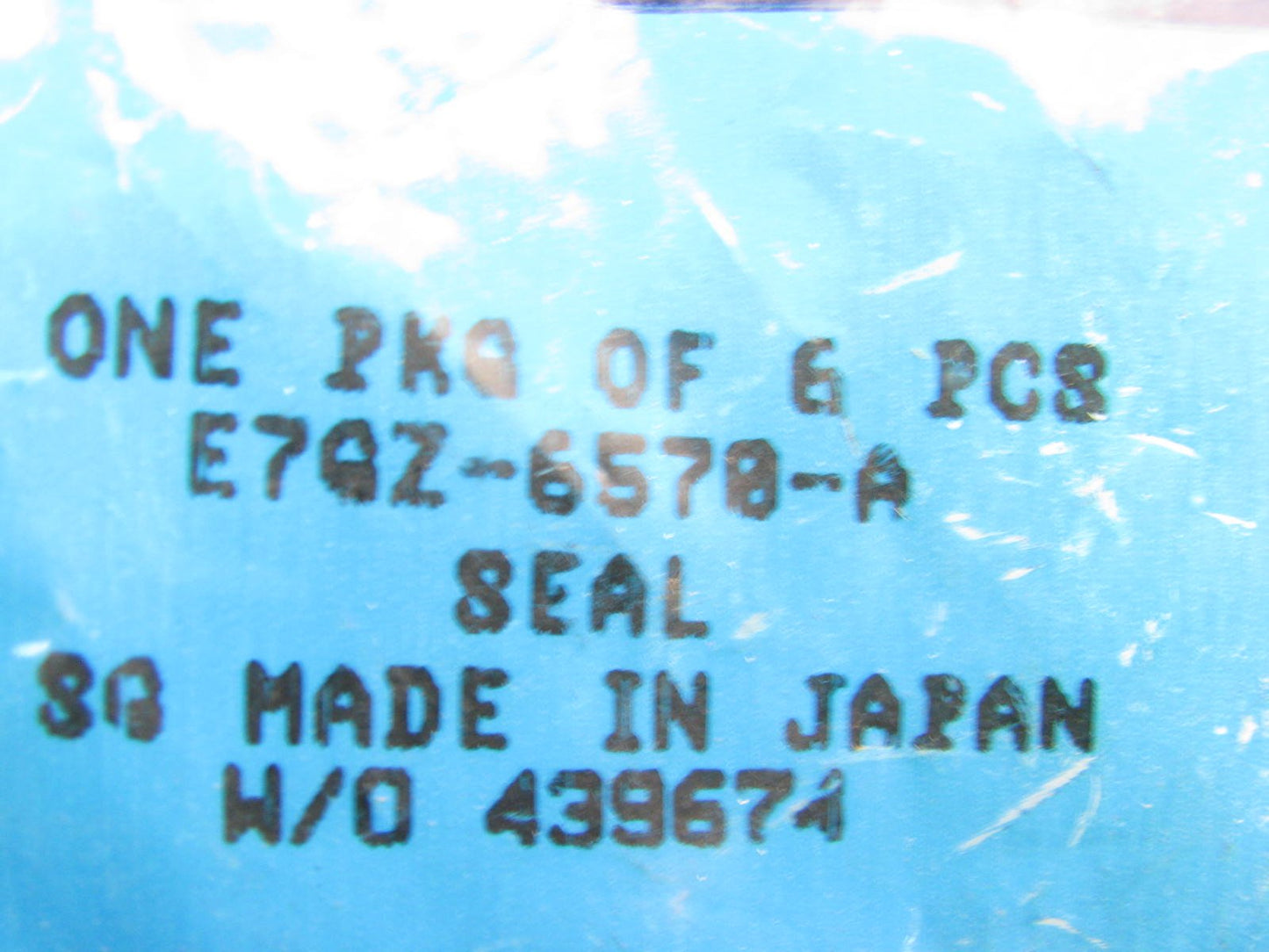 (6) NEW - OEM  Ford E7GZ-6570-A Engine Valve Cover Grommets
