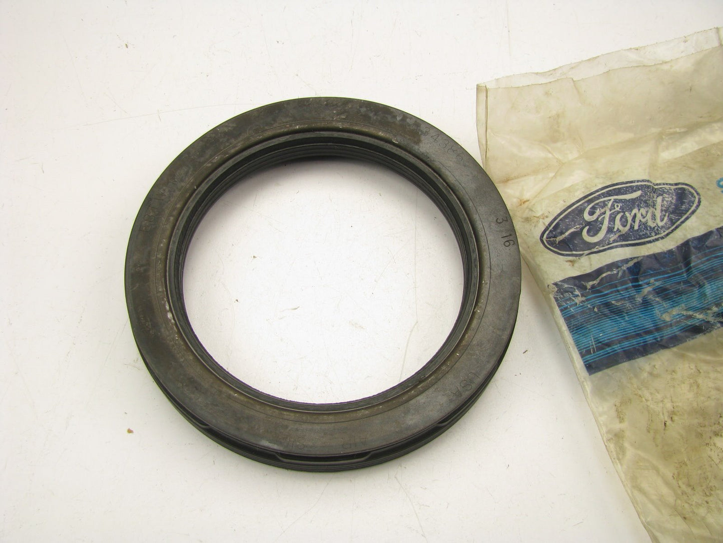 NEW - OEM Ford E7HZ-1175-A Wheel Seal - Rear Inner