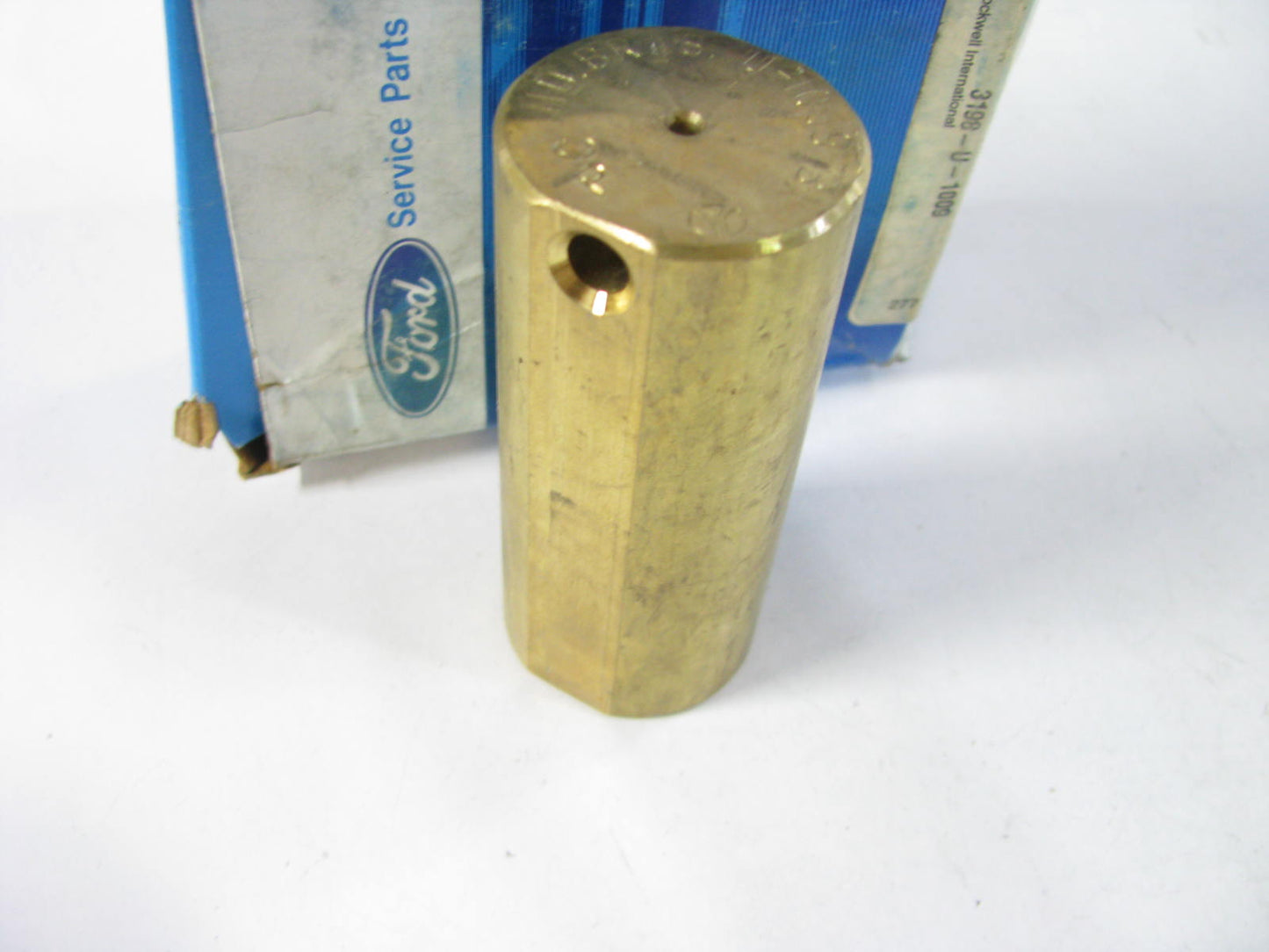 NEW - OEM Ford E7HZ-4029-B Rear Axle Differential Planetary Gear Pin - Rockwell
