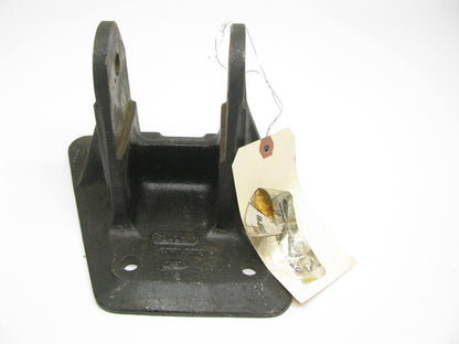 NEW - OEM Ford E7HZ-5A119-B Left Cab Pivot Upper Bracket 1987-94 CF6000 CF7000