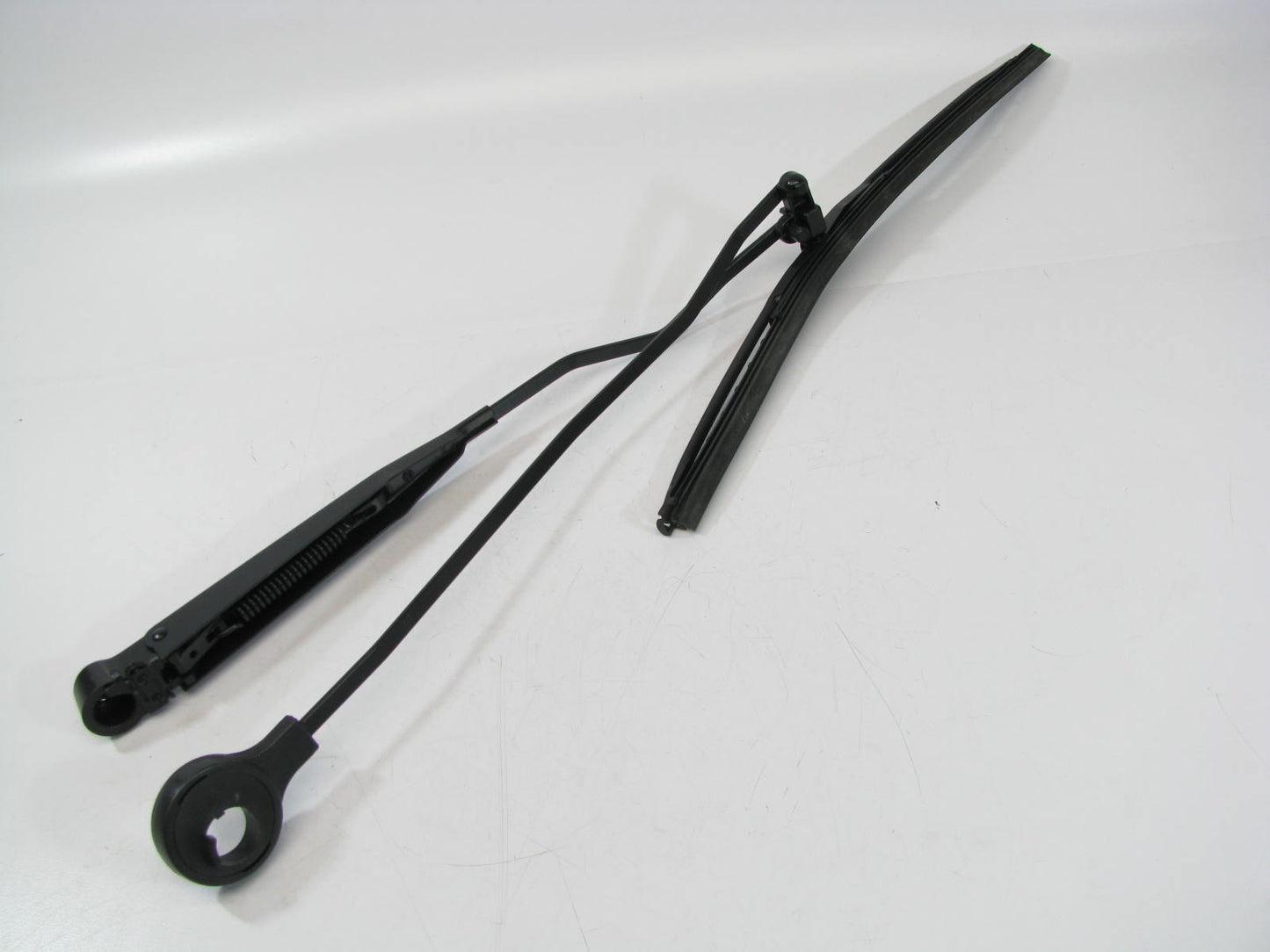 NEW - OEM E7TZ-17526-A Rear Tailgate Back Glass Wiper Arm 1984-90 Ford Bronco II