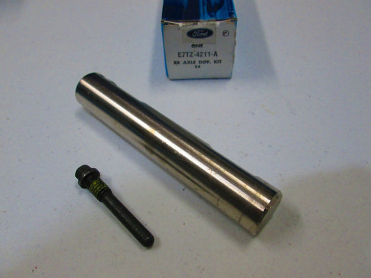 NEW - OEM Ford E7TZ-4211-A Differential Pinion Shaft