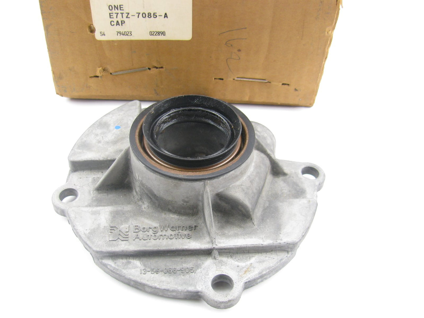 NOS OEM 1987-1989 Ford F-150 Bronco Transfer Case Bearing Retainer E7TZ7085A