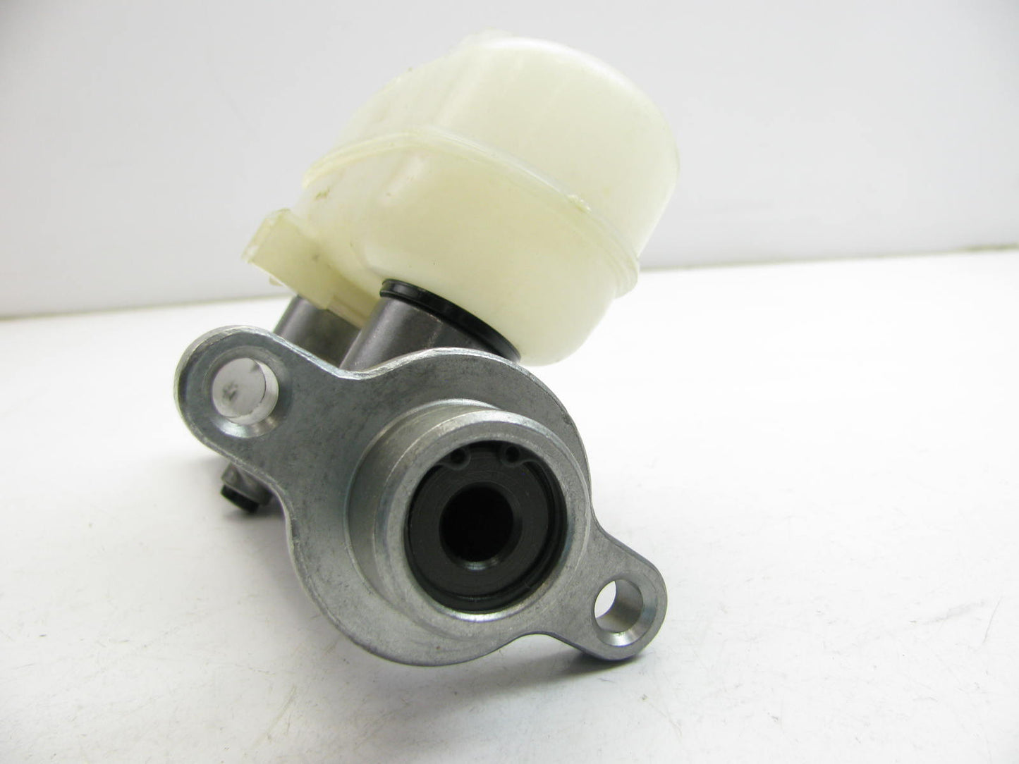 REMAN OEM Ford E7UZ-2140-AX Brake Master Cylinder W/O CAP