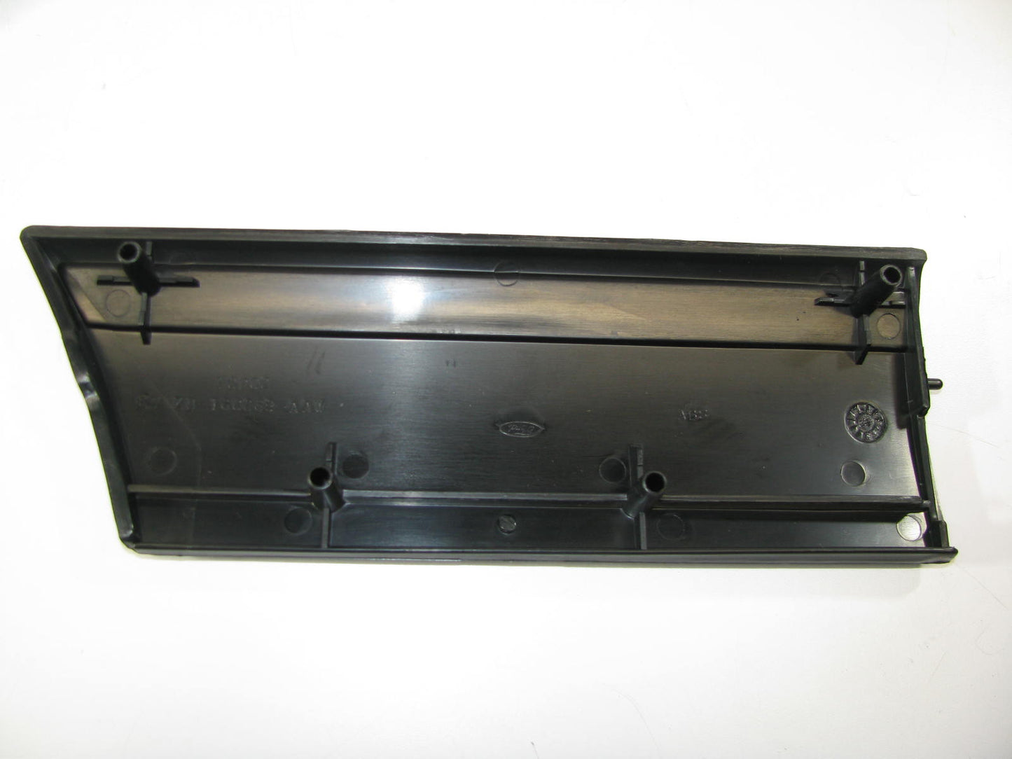 NEW - OEM Ford E7ZZ-16C069-AP Front Left Fender Moulding 1987-1990 Mustang