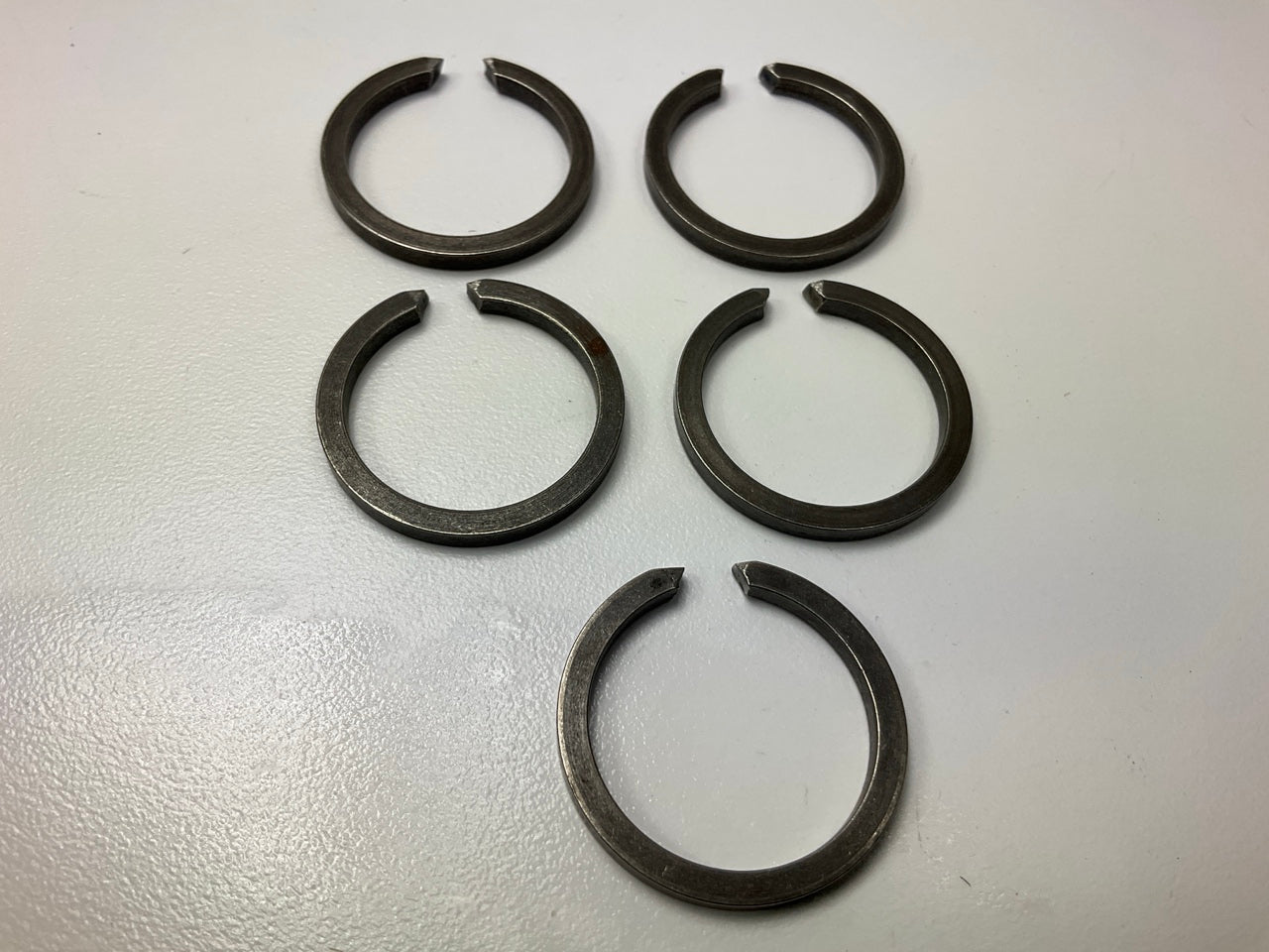 (5) NEW - OEM Ford E7ZZ-7064-A Manual Transmission Mainshaft Retaining Ring, T5