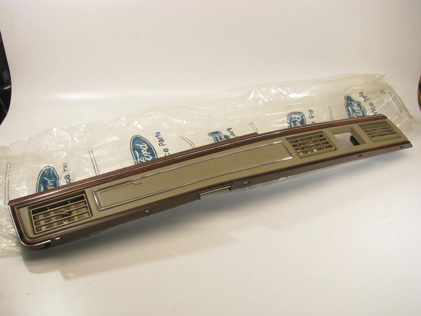 NEW - OEM Ford E8AZ-5404338-A Right Dash Panel Finish Trim 88-89 Crown Victoria