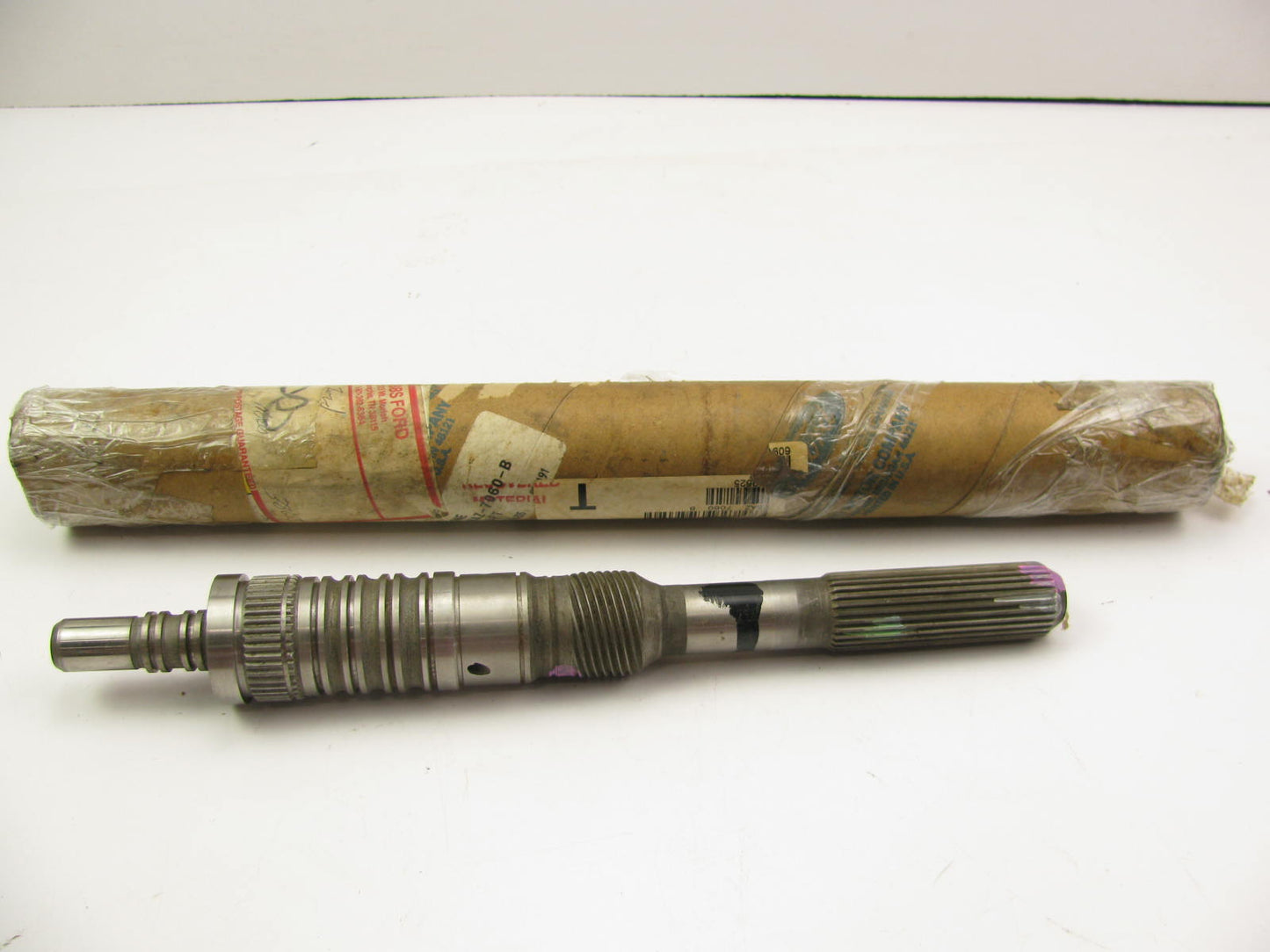 NEW GENUINE OEM Ford E8AZ-7060-B Auto Trans E4OD C5 Output Shaft 28-spline