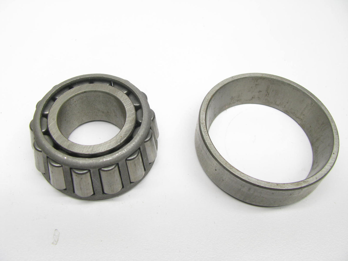 NEW - OEM Ford E8BZ-7F431-A Manual Transmission Output Shaft