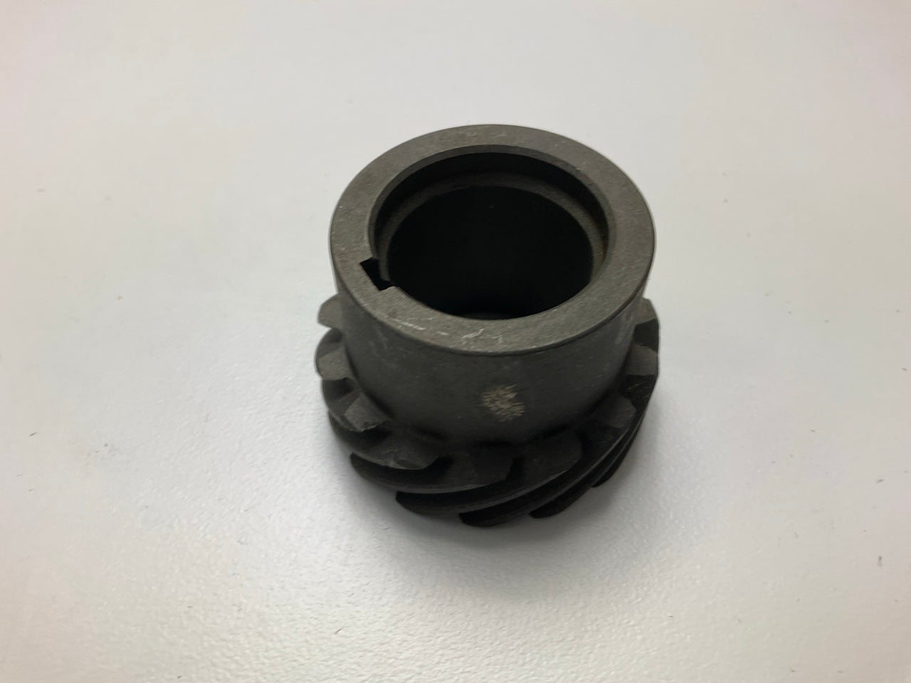 NEW - OEM Ford E8DZ-6255-A Distributor Driven Gear 1988-2004 3.8L 3.9L 4.2L-V6