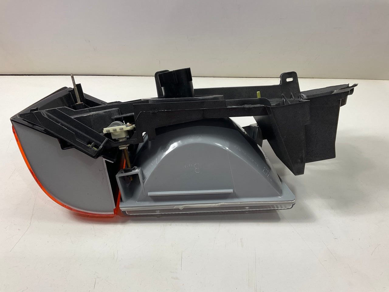NOS - OEM Ford E8FZ-13008-B Front Left Driver Side Headlamp & Parking Lamp