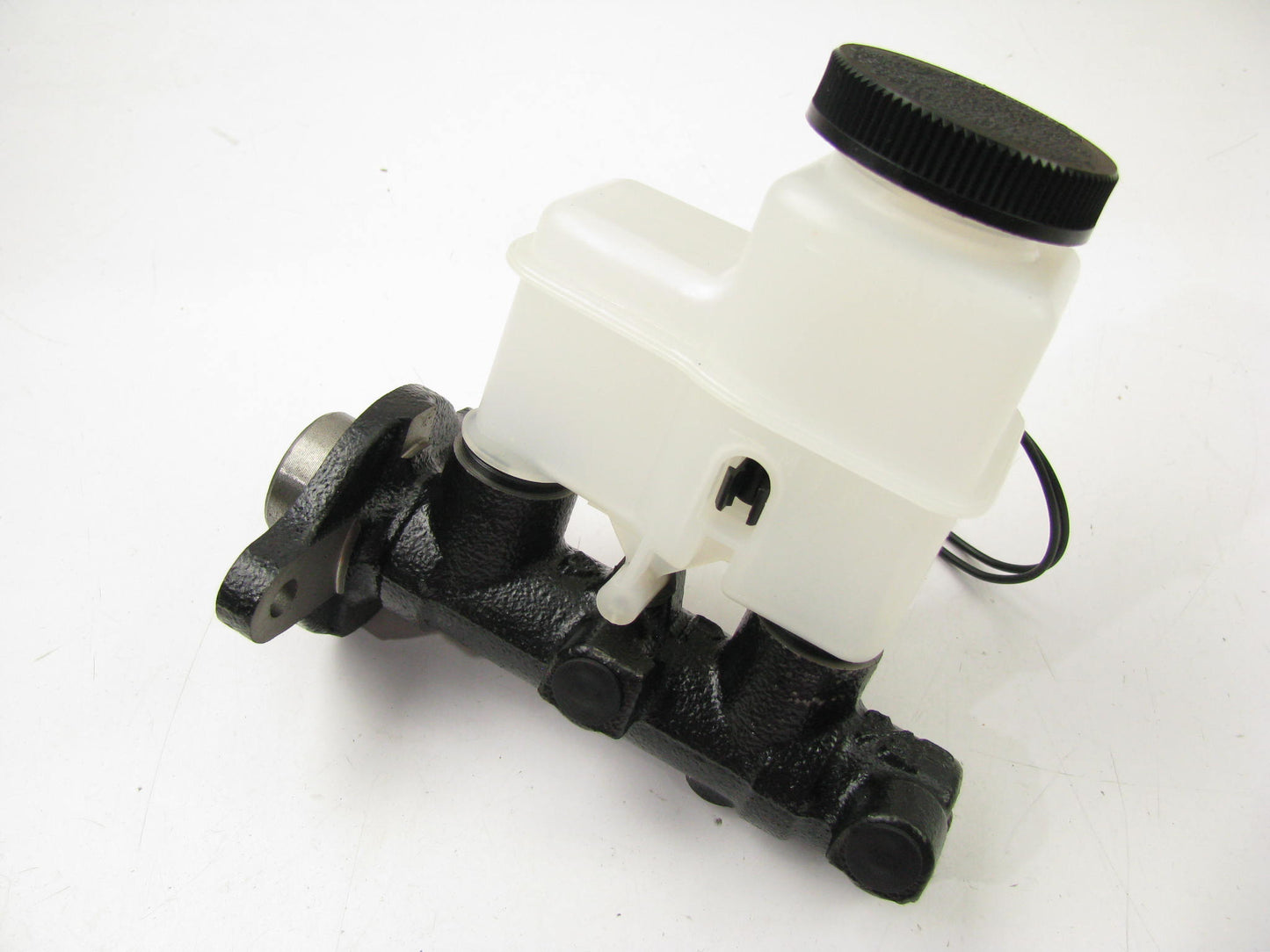 NEW GENUINE OEM Ford E8GY-2140-C Brake Master Cylinder