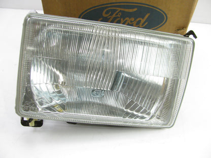 NEW - OEM Ford E8HZ-13008-C Right Aero Headlight Headlamp 1988-1994 CF700/800