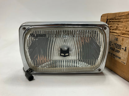 NEW - OEM Ford E8HZ-15200-A Road Lamp Assembly 1983-1990 LTL9000 LTL900