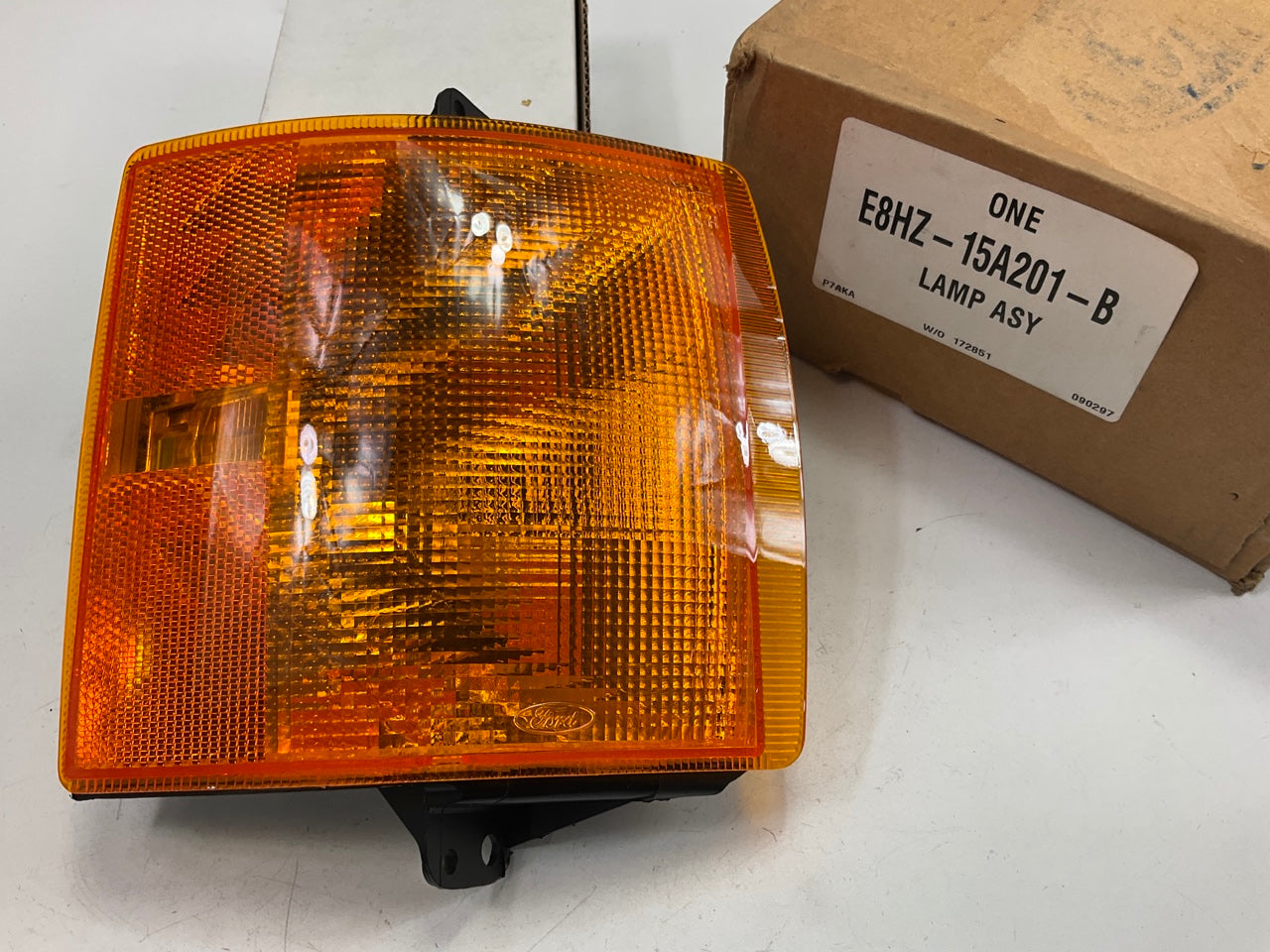 NOS - OEM Ford E8HZ-15A201-B Front Right Amber Marker Light 1988-1997 Aeromax