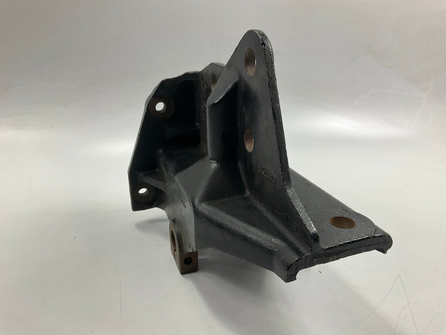 NEW Ford E8HZ-5340-B Front Left Spring Bracket 1988-90 L-Series W/ 6M 7M 9M 12M