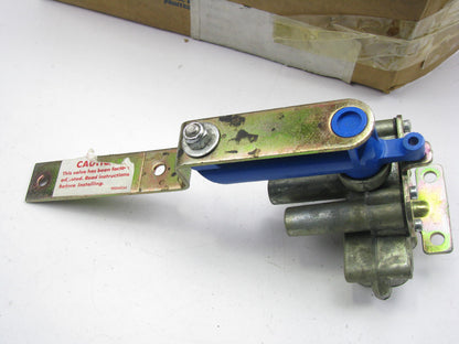 NEW - OEM Ford E8HZ-5L712-A Rear Suspension Leveler Valve 1980-90 L-Series Neway