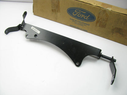 NEW - OEM Ford E8HZ-9725-F Accelerator Assembly 1988-1990 F700/900 FTO Automatic