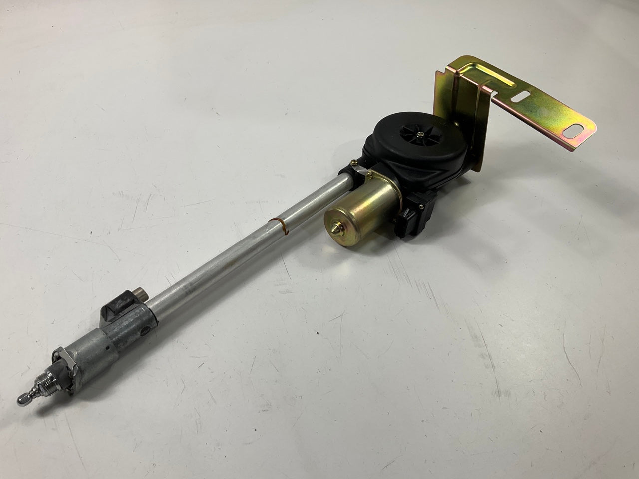 NEW - OEM Ford E8OY-18850-A  Power Antenna Assembly 1988-89 Lincoln Continental