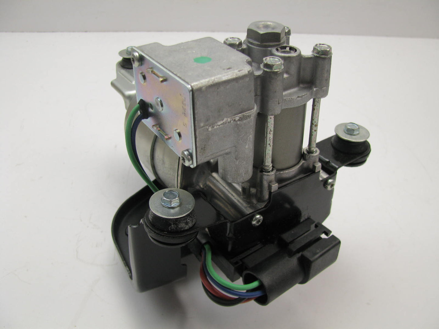 NEW - OEM Ford E8OY-5319-B-WORESERVOIR Air Ride Compressor Pump W/O Reservoir