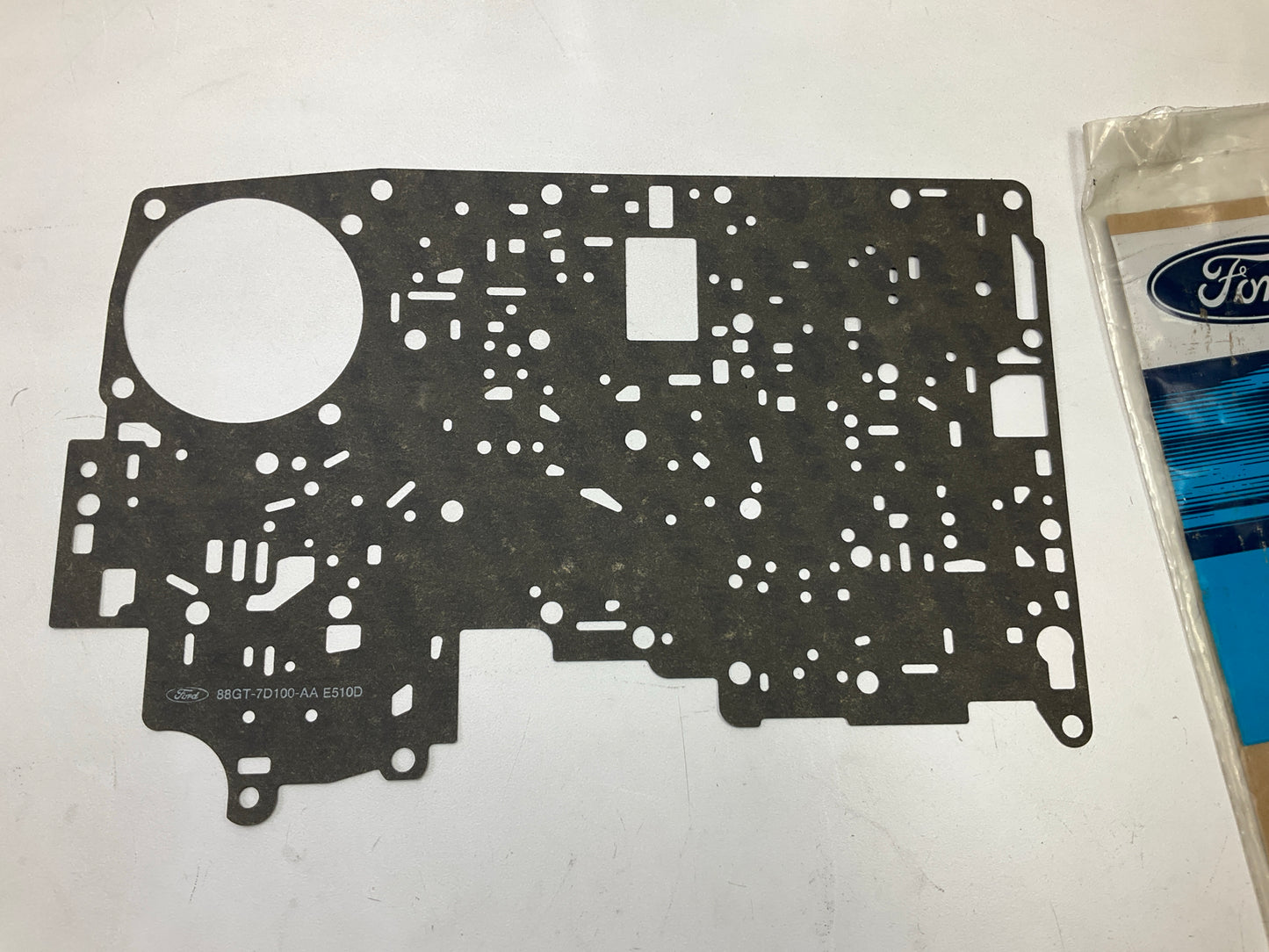 1 PC OEM Ford E8RY-7C155-A  A4LD Transmission Valve Body Separator Plate Gasket