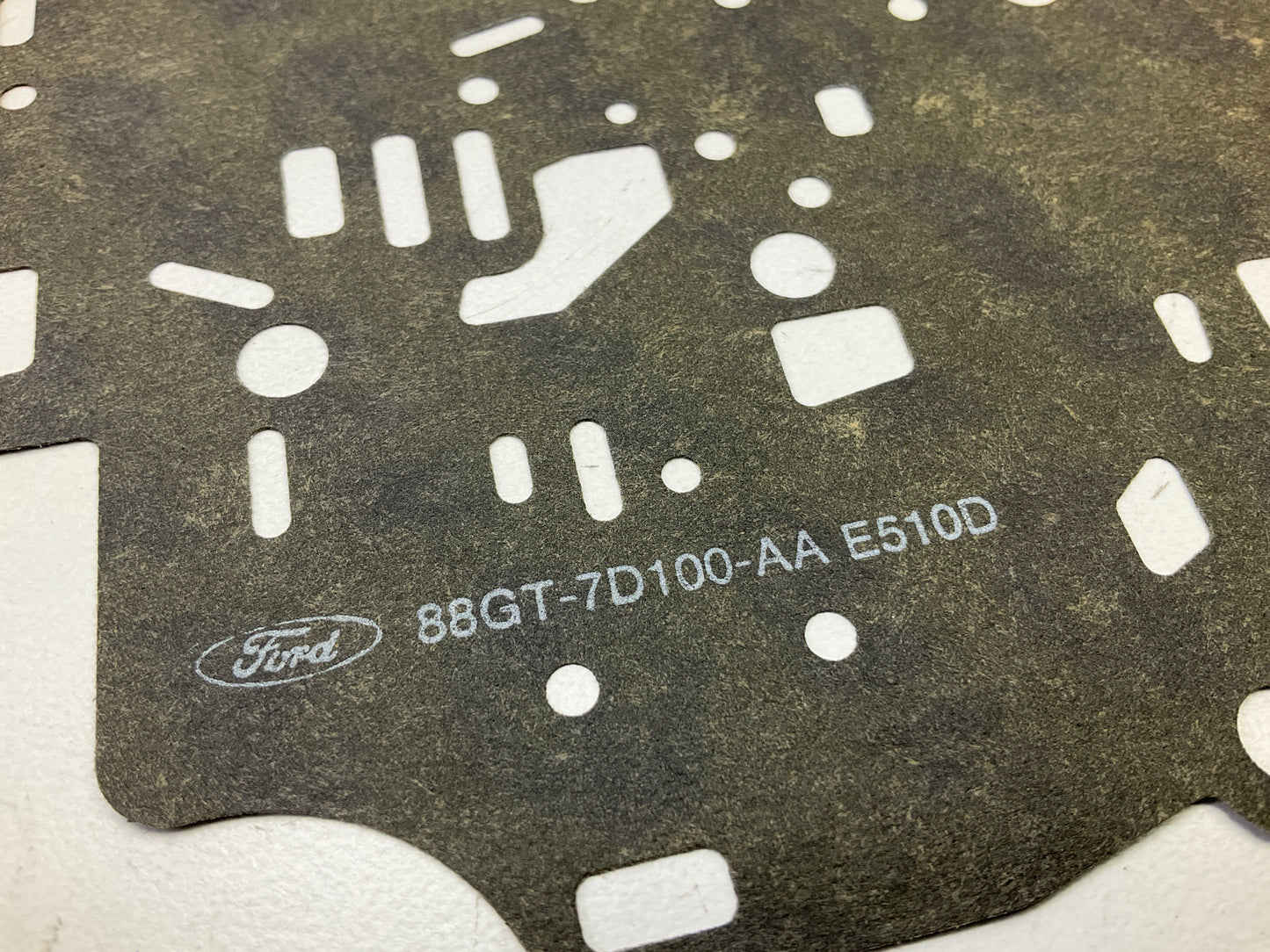 1 PC OEM Ford E8RY-7C155-A  A4LD Transmission Valve Body Separator Plate Gasket