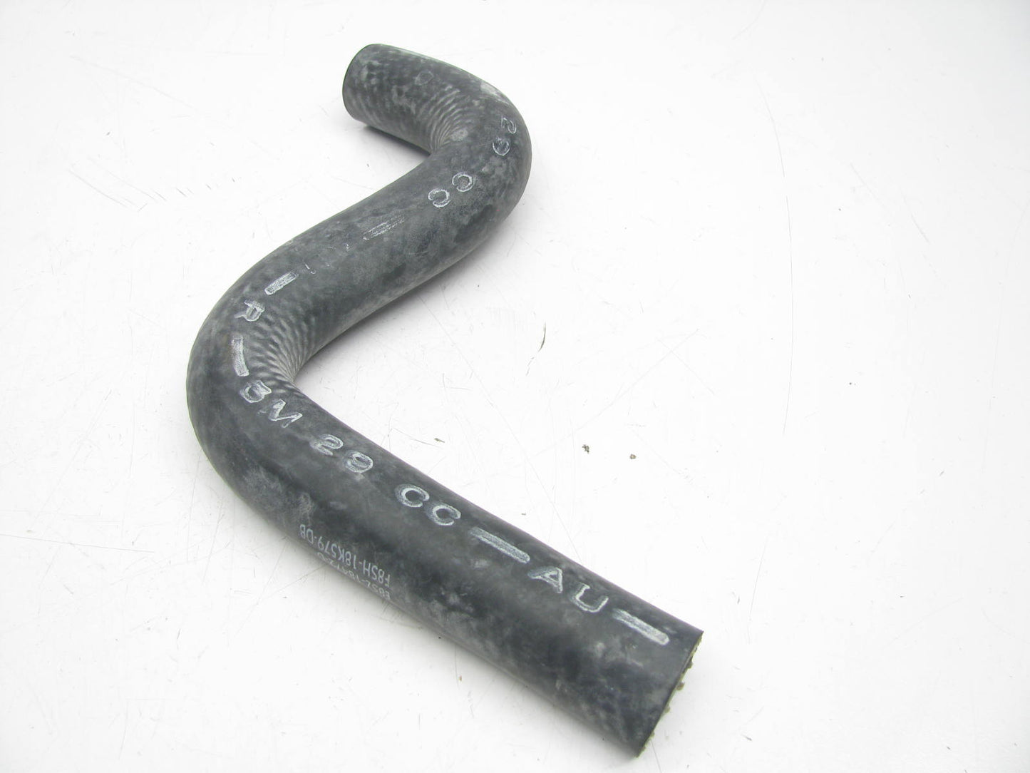 NEW - OEM Ford E8SZ-18472-D HVAC Molded Heater Hose