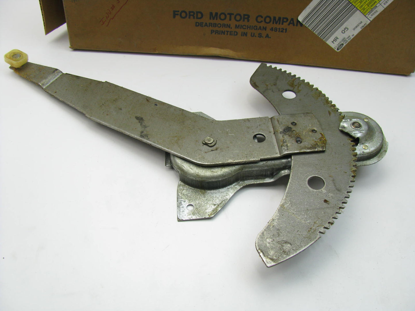 NEW - OEM Ford E8TZ-1023200-A Right Window Regulator 1983-1988 Ranger Bronco II