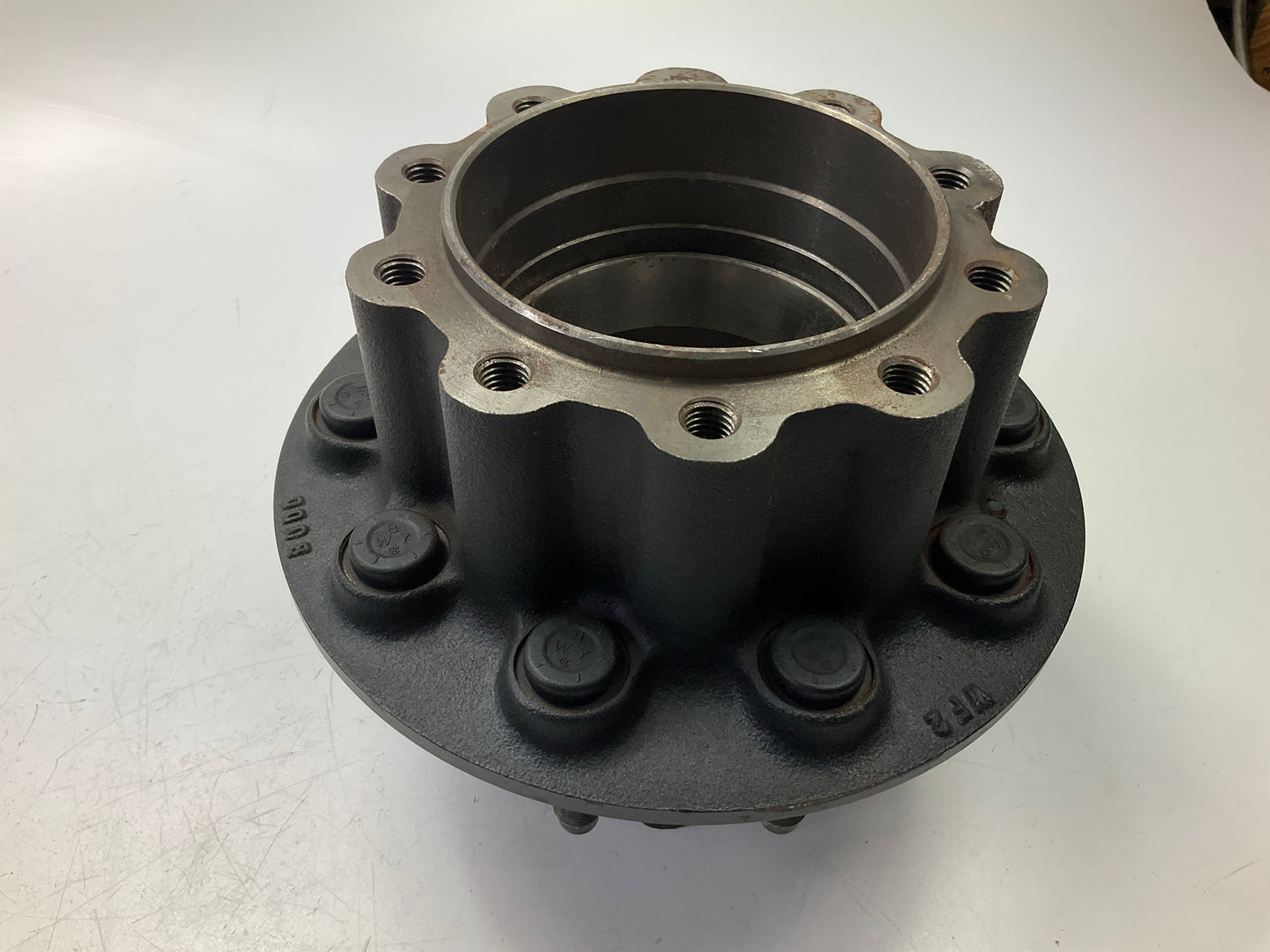 DAMAGED STUD - NOS OEM Ford E8TZ-1109-A Rear Wheel Hub - 1990-1991 F250 F350