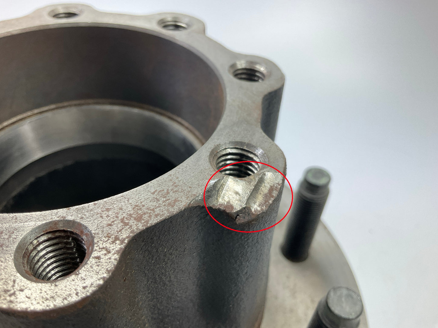 DAMAGED STUD - NOS OEM Ford E8TZ-1109-A Rear Wheel Hub - 1990-1991 F250 F350