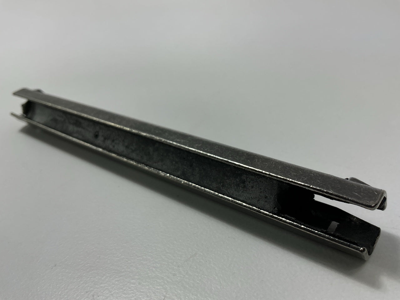 NEW - OEM Ford E8TZ-2C150-A Disc Brake Caliper Pin