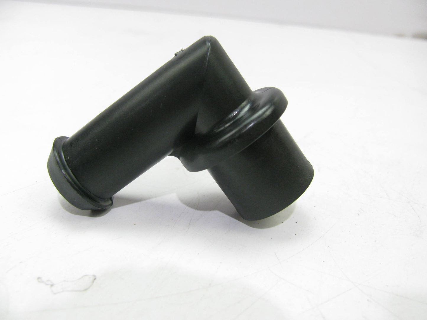 NEW - OEM Ford E8TZ-6767-A PCV Valve Elbow 1988-1994 5.8L-V8