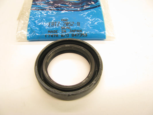 NEW - OEM Ford E8TZ-7052-B Manual Transmission Input Shaft Seal
