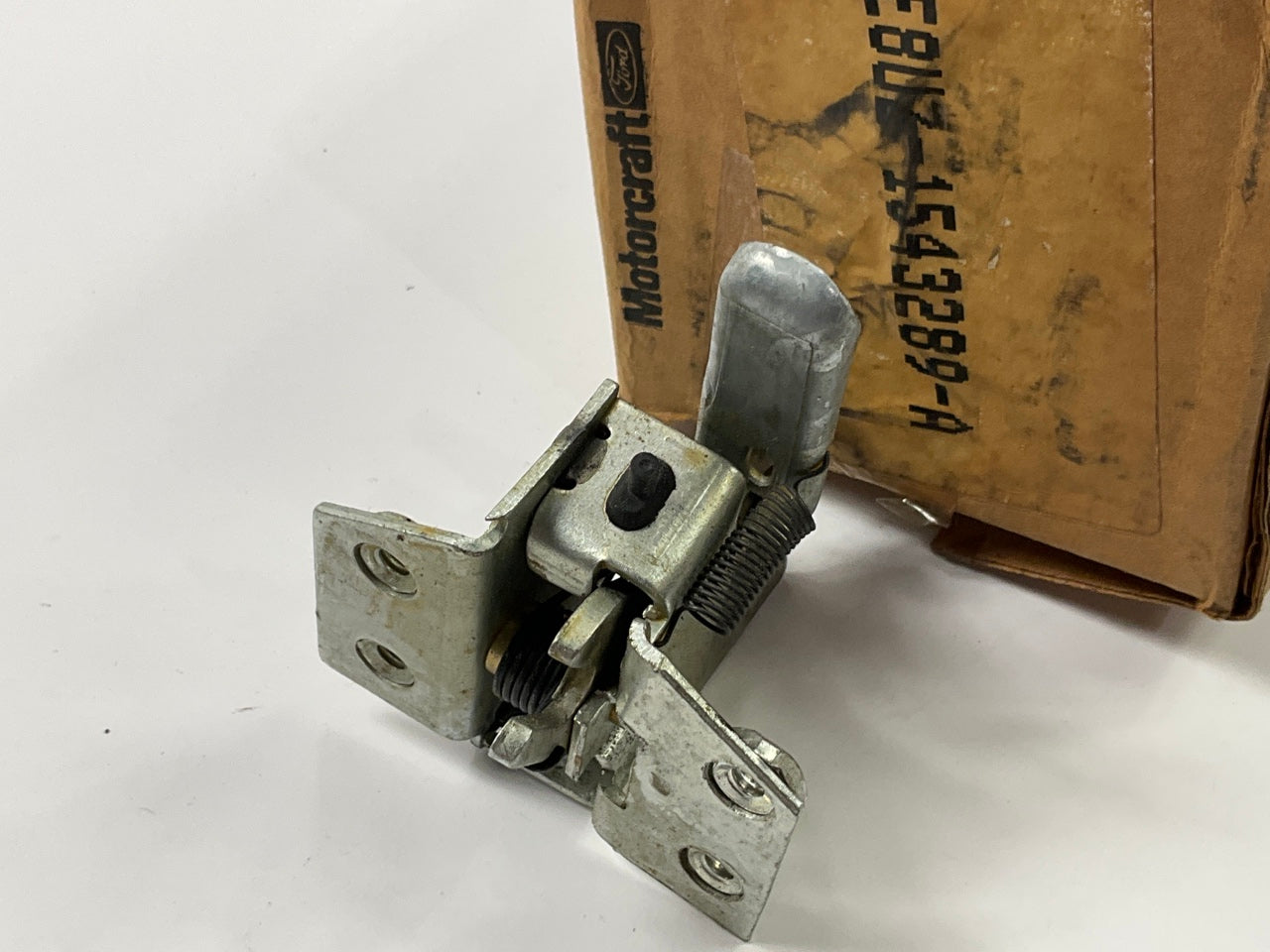 NOS - OEM Ford E8UZ-1543289-A Back Left Door Lower Latch 1980-1991 Econoline