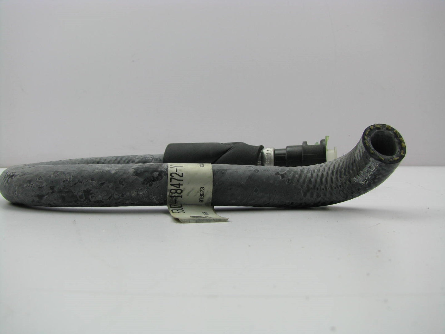 NOS OEM Ford E8UZ-18472-Y HVAC Molded Heater Hose - 1988 Econoline Van E150 E250