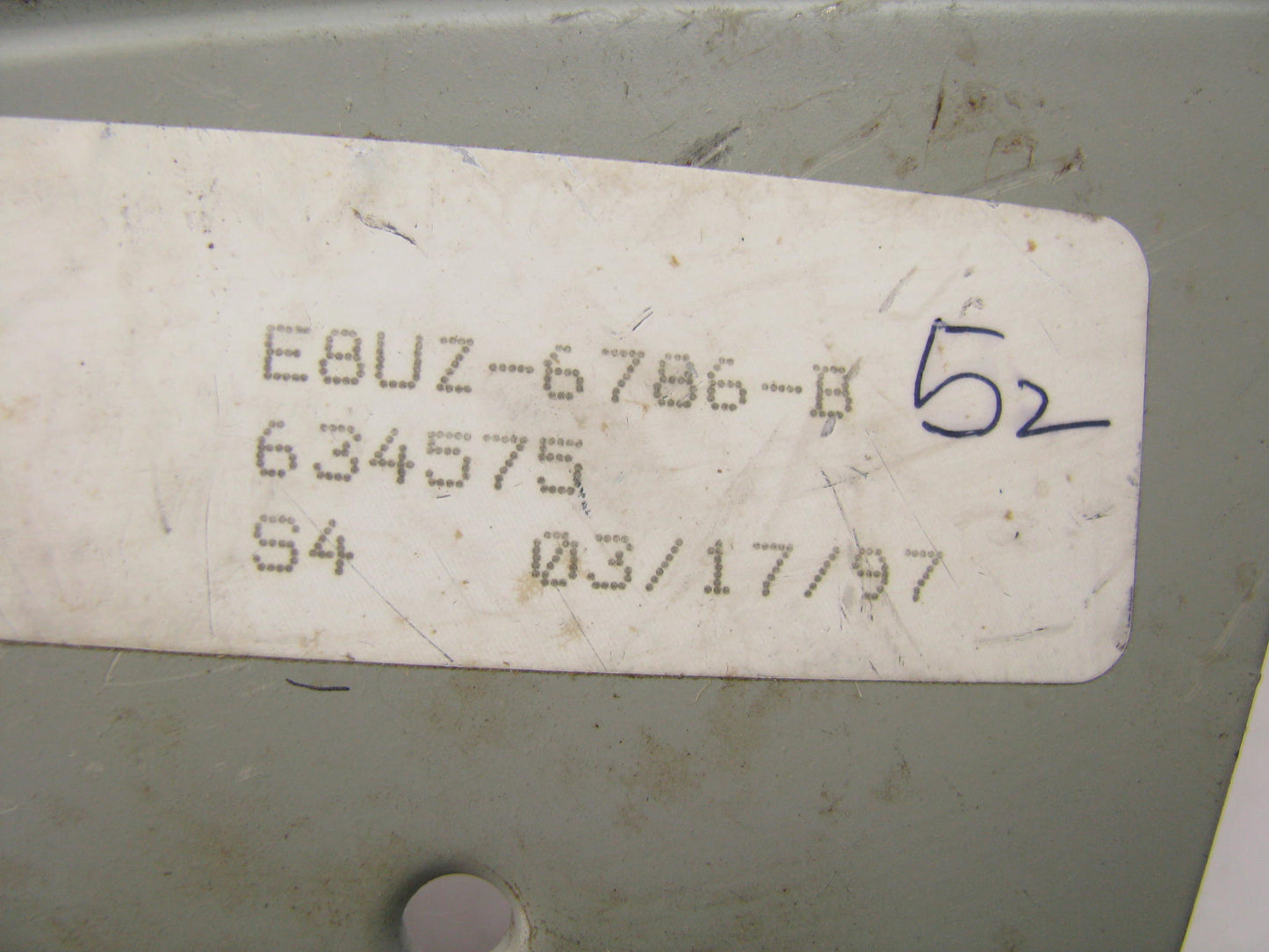NEW - OEM Ford E8UZ-6786-B Oil Tube To Fender Mounting Bracket