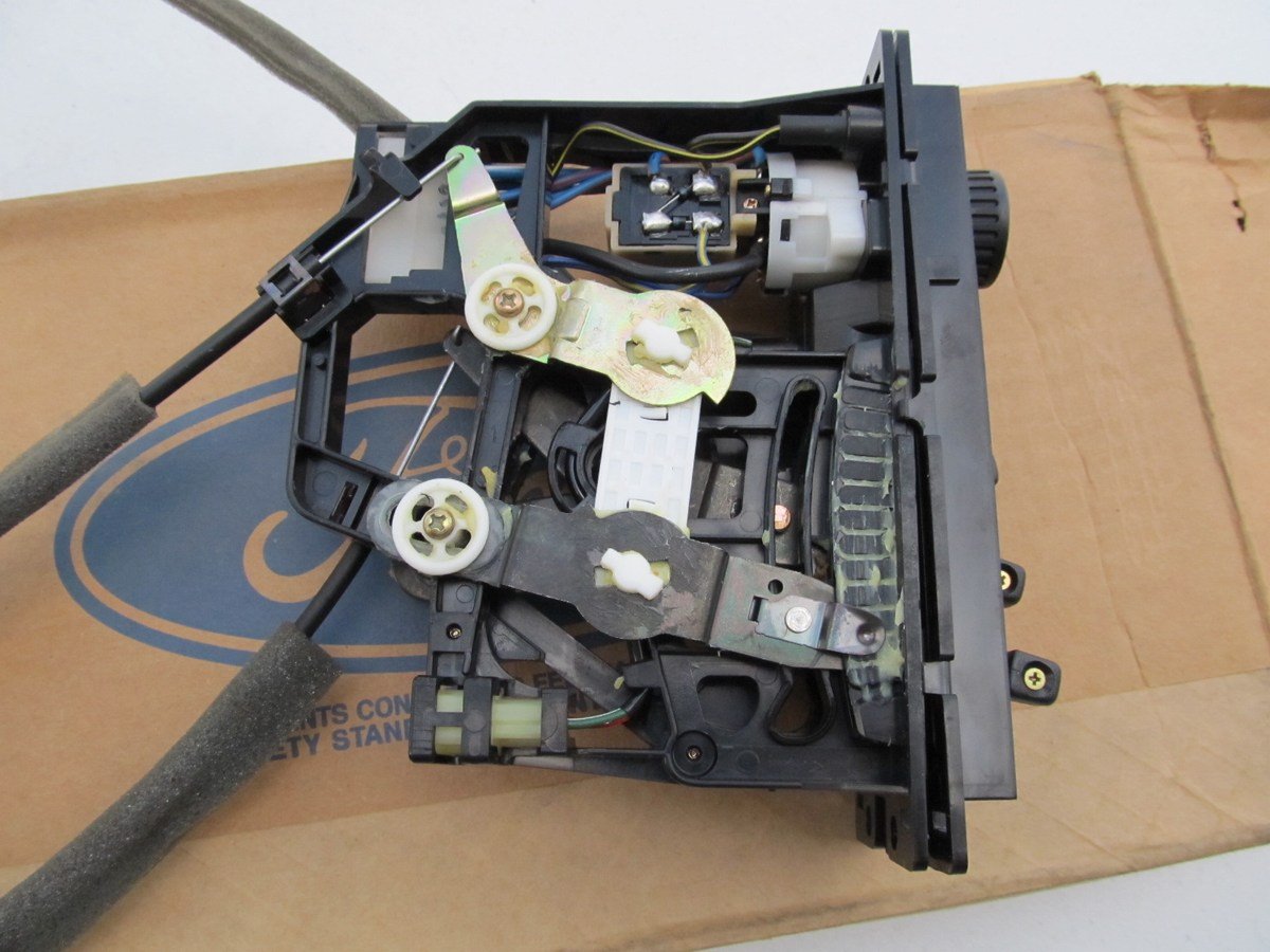 NEW - OEM Ford E92Z-19980-A HVAC A/C Heater Control Switch Panel 1989-92 Probe