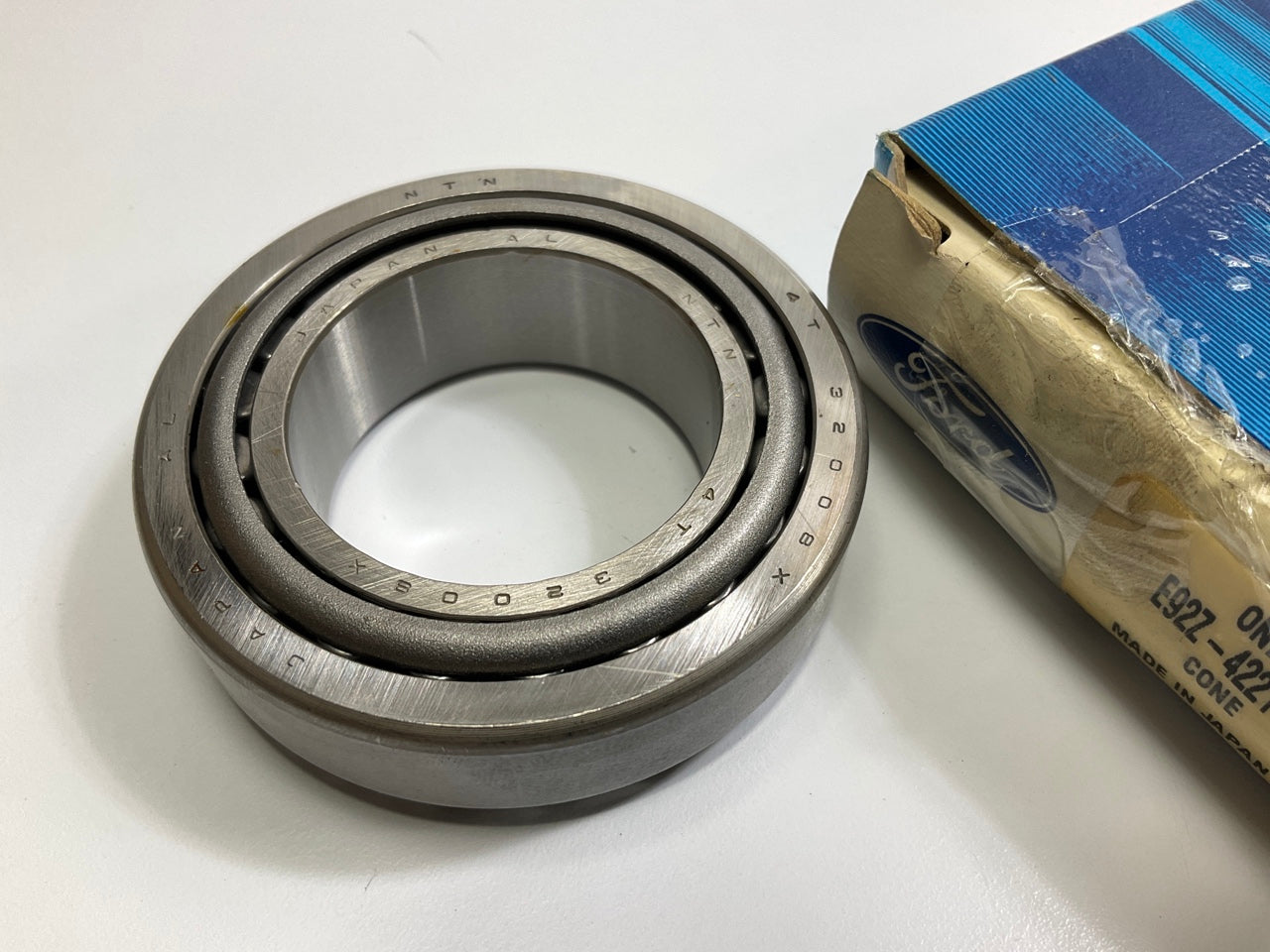 NEW GENUINE Ford E92Z-4221-B Transaxle Differential Bearing NTN 4T-32008X