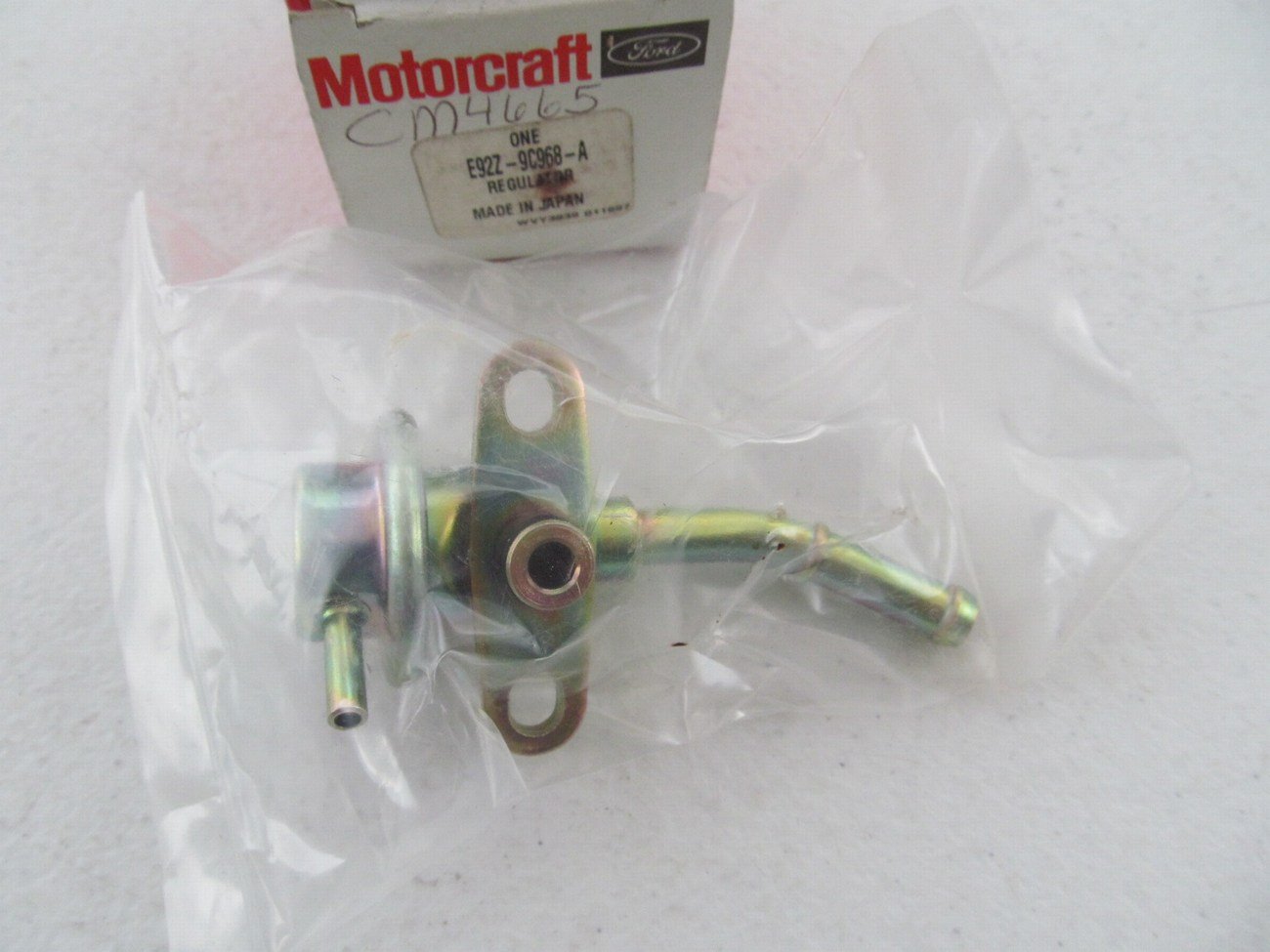 NEW GENUINE OEM Ford E92Z-9C968-A Fuel Pressure Regulator  88-92 Ford Mazda 2.2L