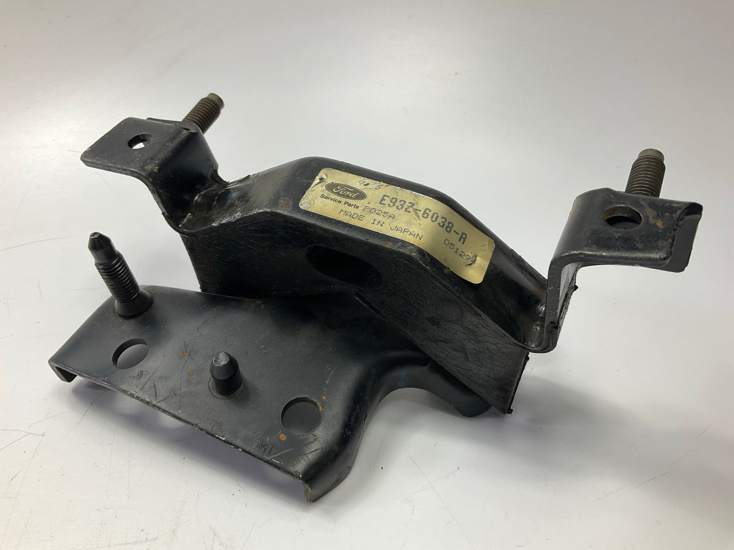 NEW - OEM Ford E93Z-6038-A Right Passener Side Engine Motor Mount